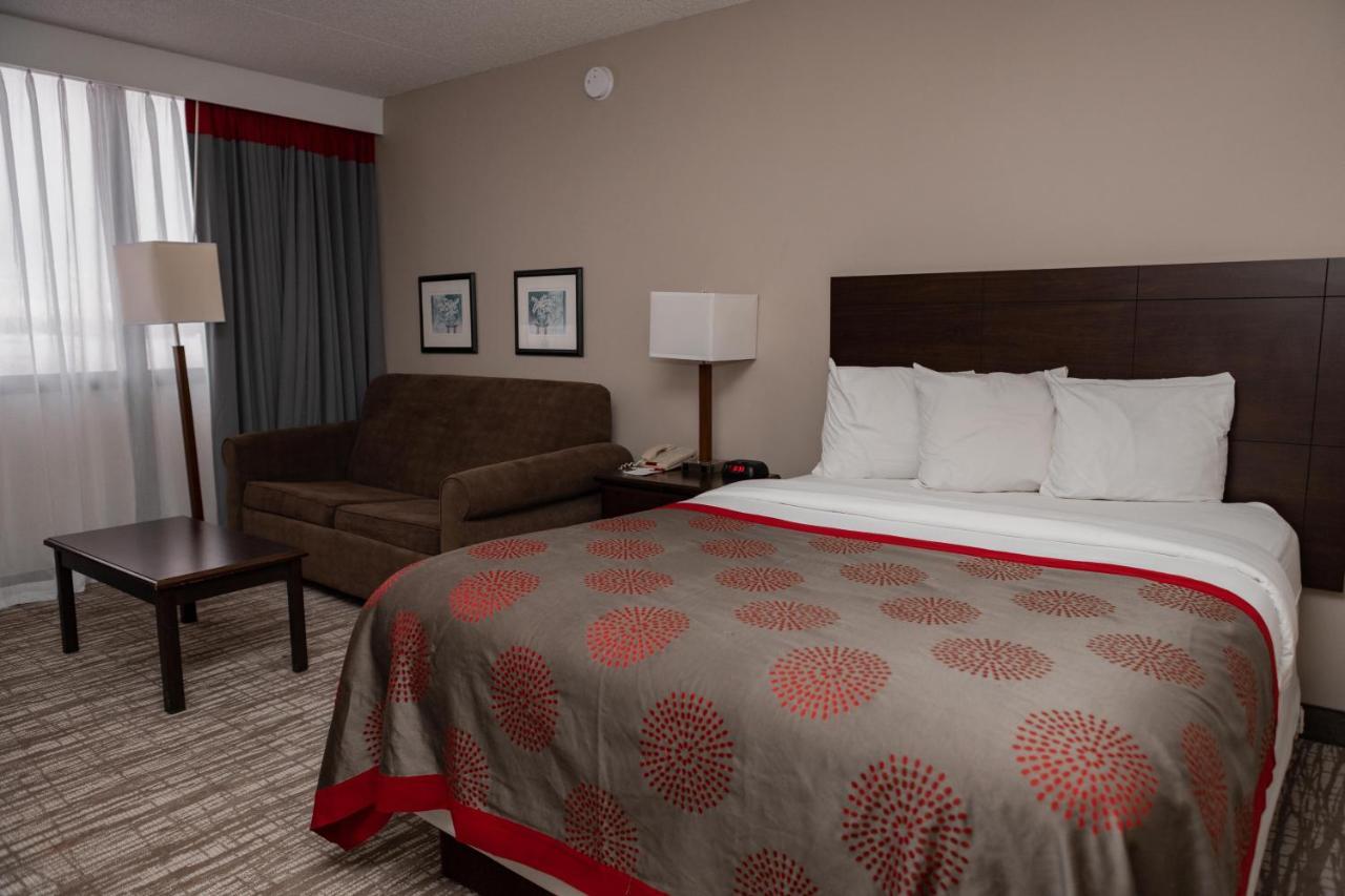 Hotel Ramada By Wyndham Cedar Rapids Exteriér fotografie