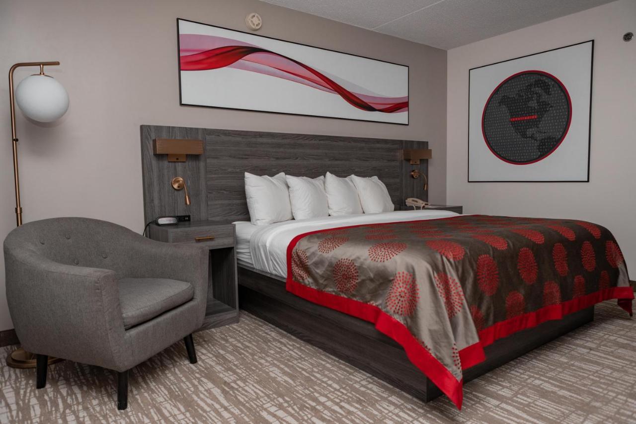 Hotel Ramada By Wyndham Cedar Rapids Exteriér fotografie