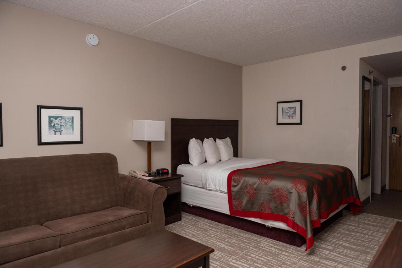 Hotel Ramada By Wyndham Cedar Rapids Exteriér fotografie