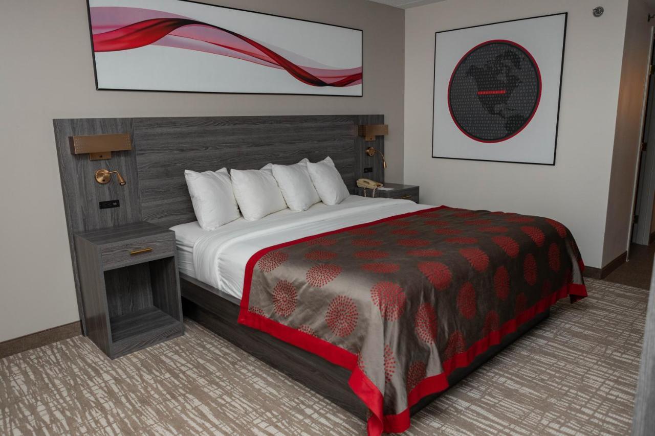 Hotel Ramada By Wyndham Cedar Rapids Exteriér fotografie