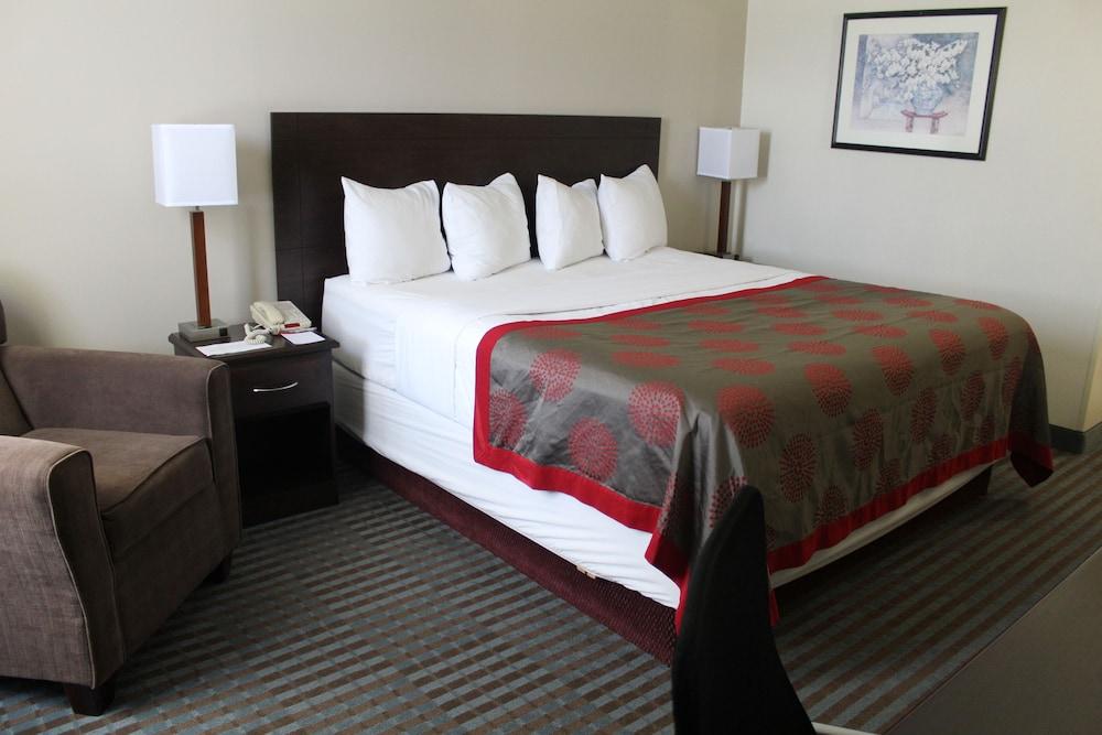 Hotel Ramada By Wyndham Cedar Rapids Exteriér fotografie