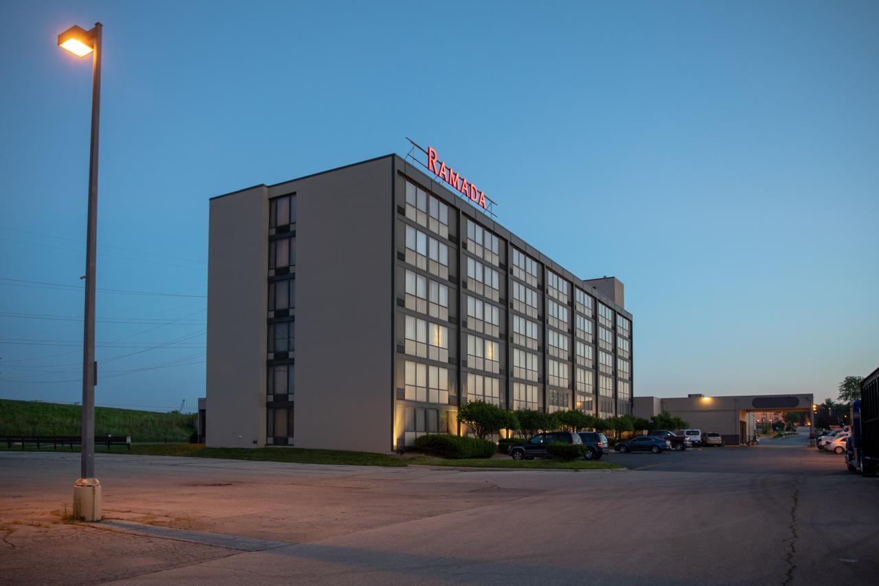 Hotel Ramada By Wyndham Cedar Rapids Exteriér fotografie